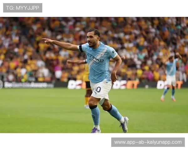 巴黎与英超豪门争夺门将天才，转会费上亿